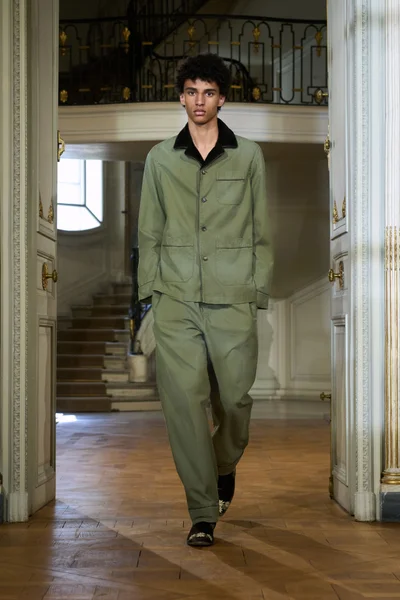 Look 4